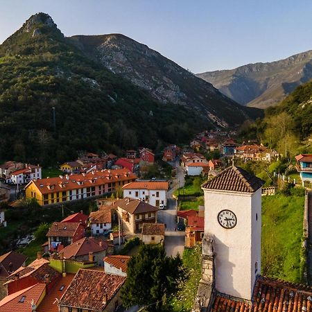 Apartamentos La Corona - Cabrales Carrena de Cabrales Kültér fotó