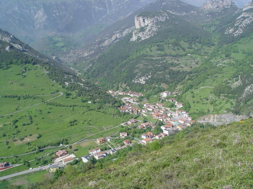 Apartamentos La Corona - Cabrales Carrena de Cabrales Kültér fotó