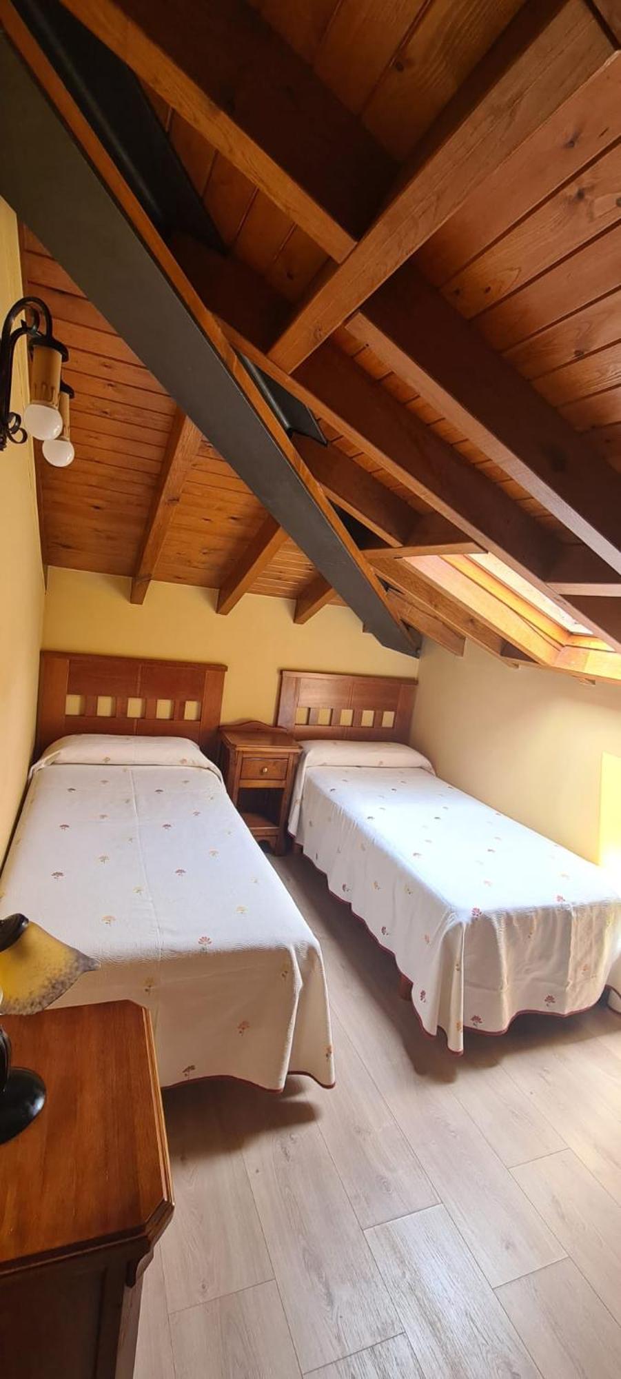 Apartamentos La Corona - Cabrales Carrena de Cabrales Kültér fotó