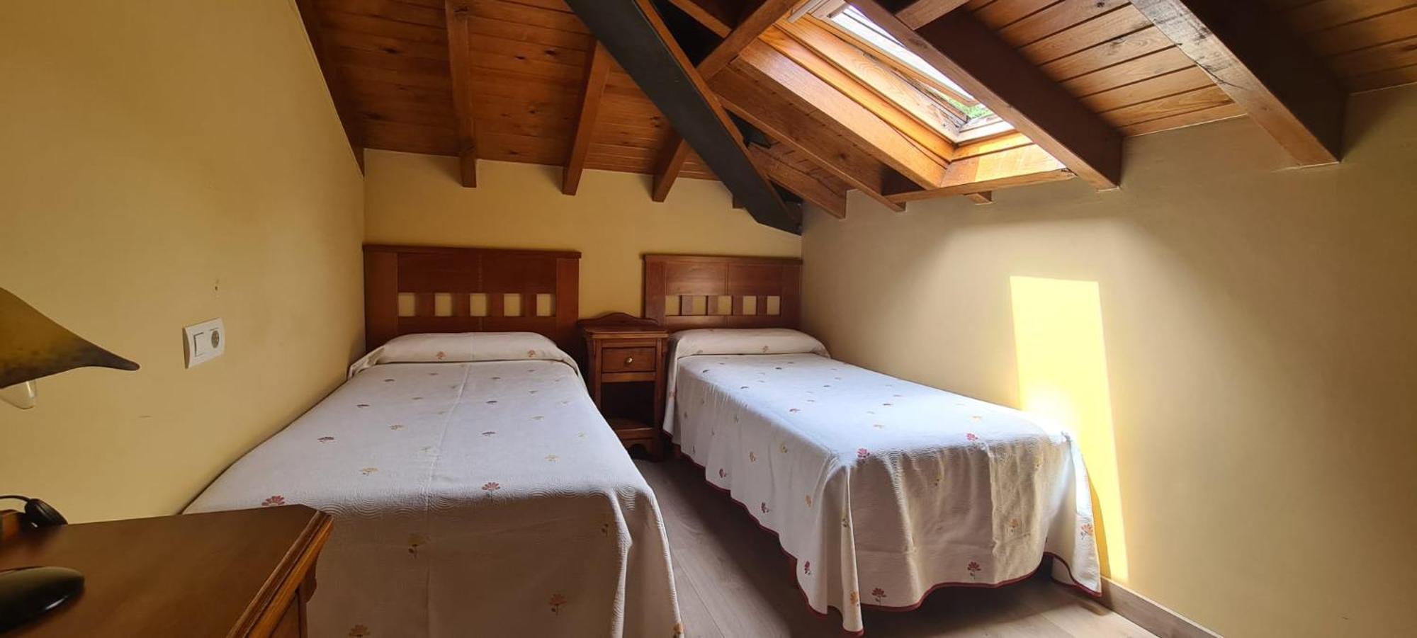 Apartamentos La Corona - Cabrales Carrena de Cabrales Kültér fotó