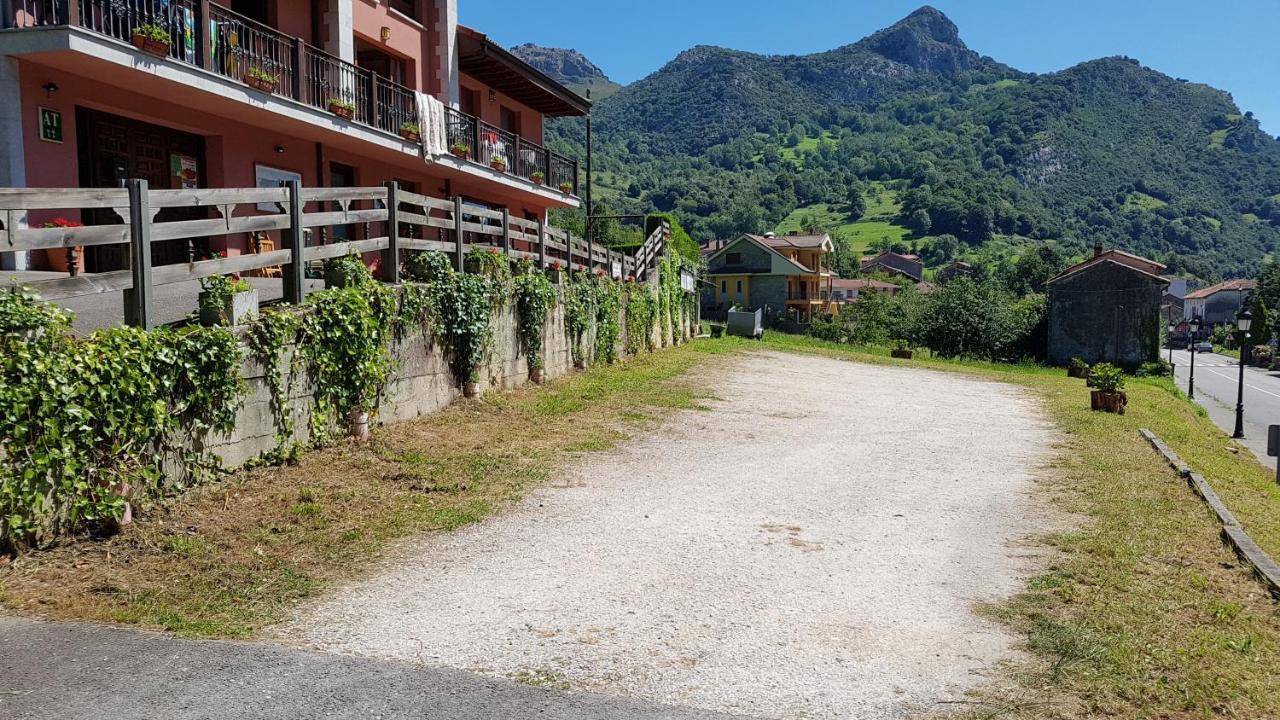 Apartamentos La Corona - Cabrales Carrena de Cabrales Kültér fotó