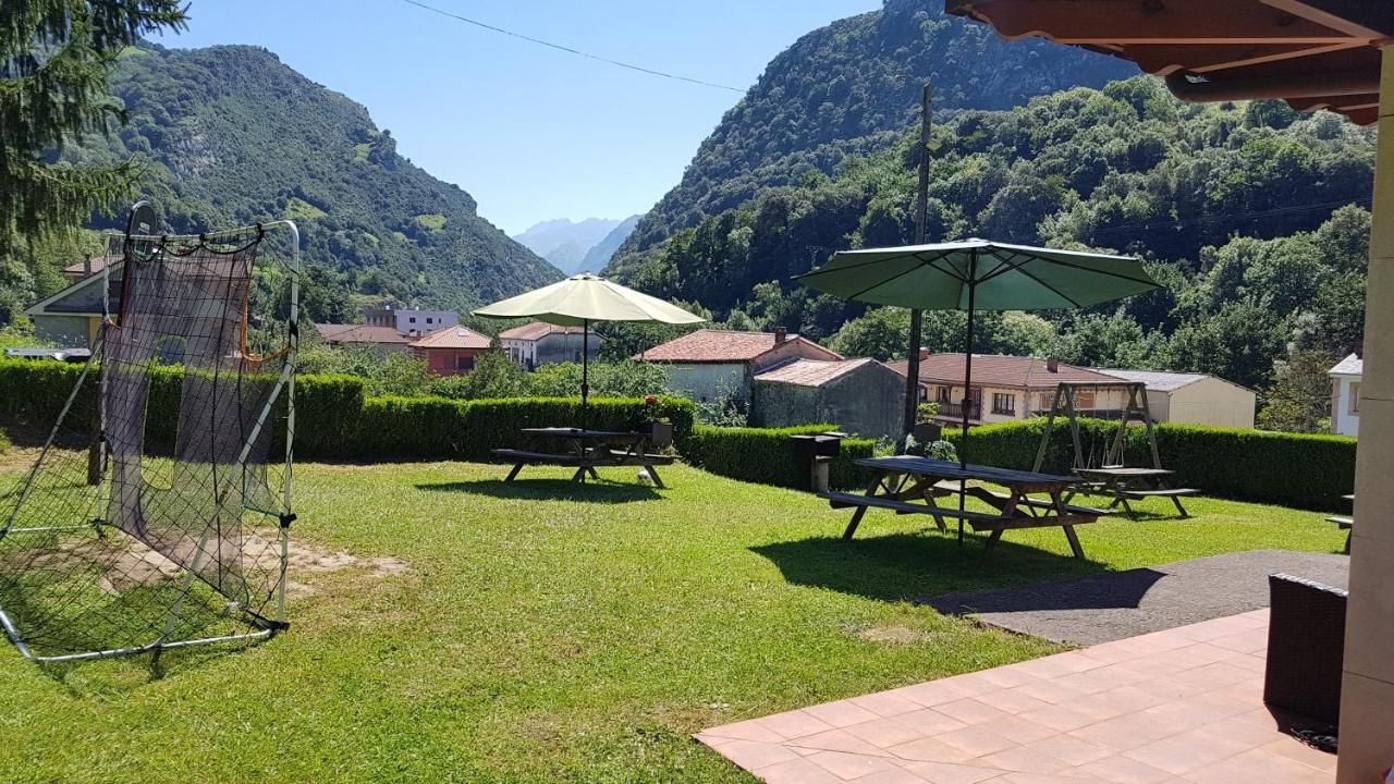 Apartamentos La Corona - Cabrales Carrena de Cabrales Kültér fotó