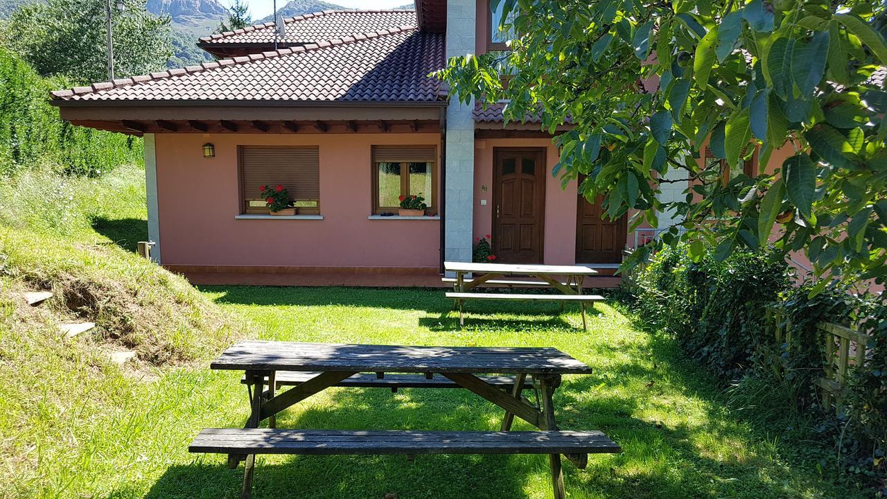 Apartamentos La Corona - Cabrales Carrena de Cabrales Kültér fotó