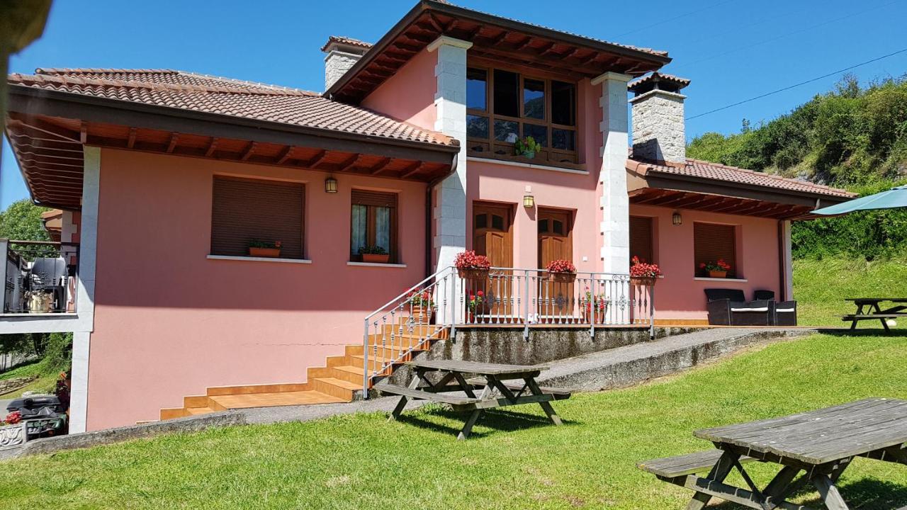 Apartamentos La Corona - Cabrales Carrena de Cabrales Kültér fotó